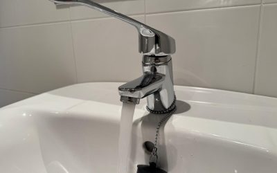 El ayuntamiento de Astorga pide explicaciones a Aquona por el mal sabor y olor del agua potable