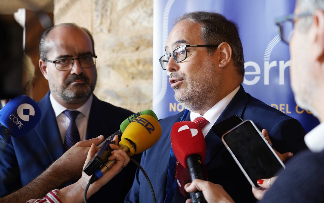 El comisionado del Corredor Atlántico asegura que es el «momento idóneo» para renovar la vía entre Ponferrada, Astorga y León