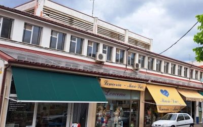 Finaliza la instalación de placas solares en la Plaza de Abastos de La Bañeza