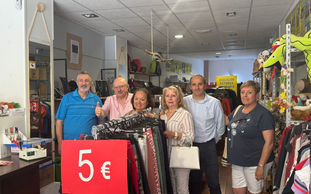 ‘Astorga Solidaria y Amiga’ reabre su mercadillo con tres nuevos fines sociales entre los que está contribuir a la obra del Centro de Día de la A.F.A
