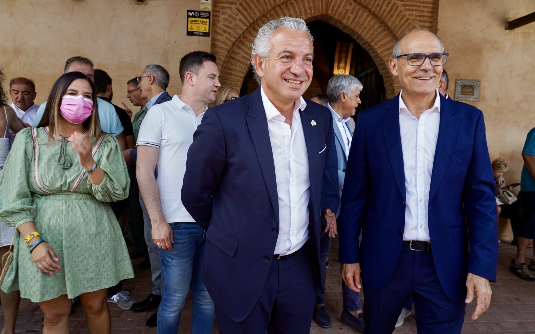 Nicanor Sen destaca en la Feria del Ajo de Santa Marina del Rey (León) la importancia de “cuidar las tradiciones”