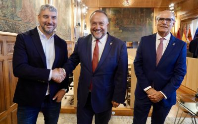 Los alcaldes de Santa Marina del Rey y Vega de Espinareda se incorporan a la corporación de la Diputación de León en cumplimiento de pactos electorales