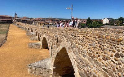 Patrimonio autoriza la iluminación ornamental en el Puente del Paso Honroso y mejoras viarias en Hospital de Órbigo