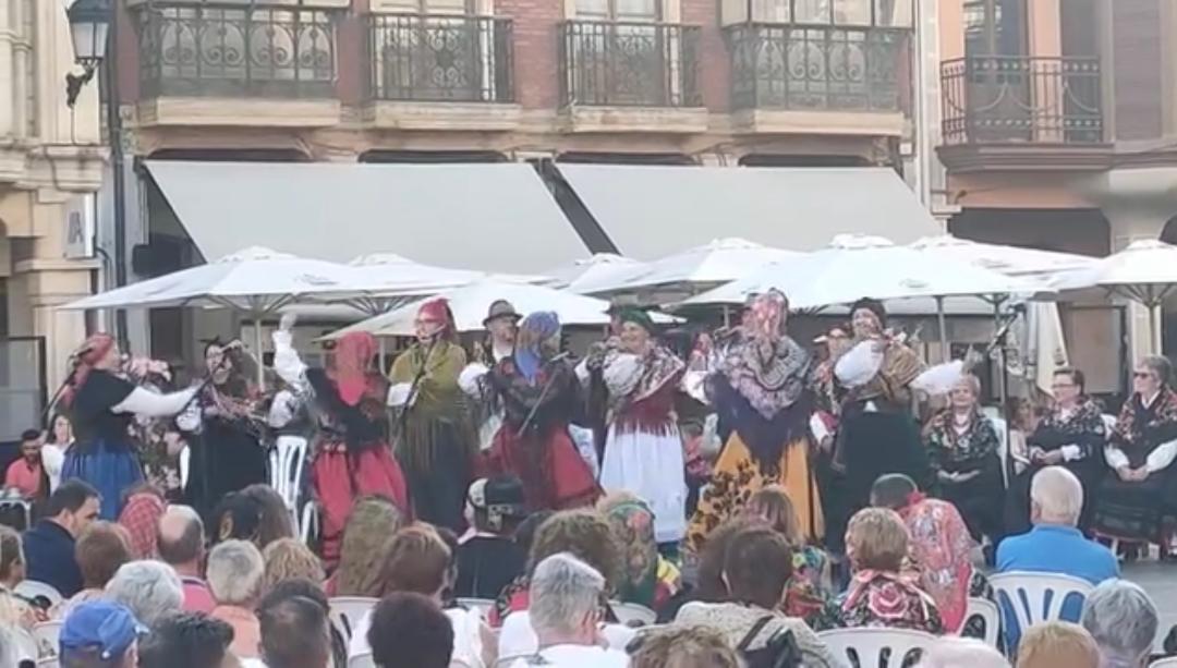La Fiesta de los abuelos y mayores vuelve a la Plaza Mayor de La Bañeza el próximo 27 de julio