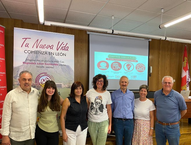 Astorga acoge una charla informativa sobre el Proyecto Arraigo y la iniciativa “Repuebla León Sostenible”