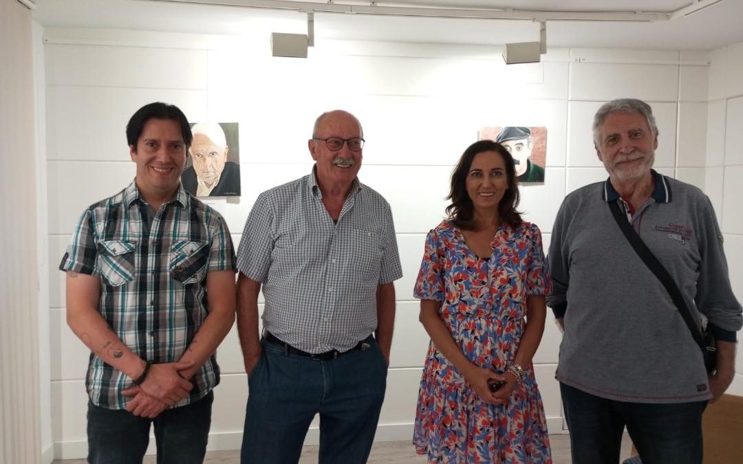 Santa María del Páramo acoge hasta el domingo la exposición “Retratos – di versos” de Lorenzo Gorostiaga