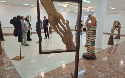 El Centro Cultural Tierras Bañezanas acoge la exposición «Sueños Esculpidos» de José Antolín Álvarez Chamorro
