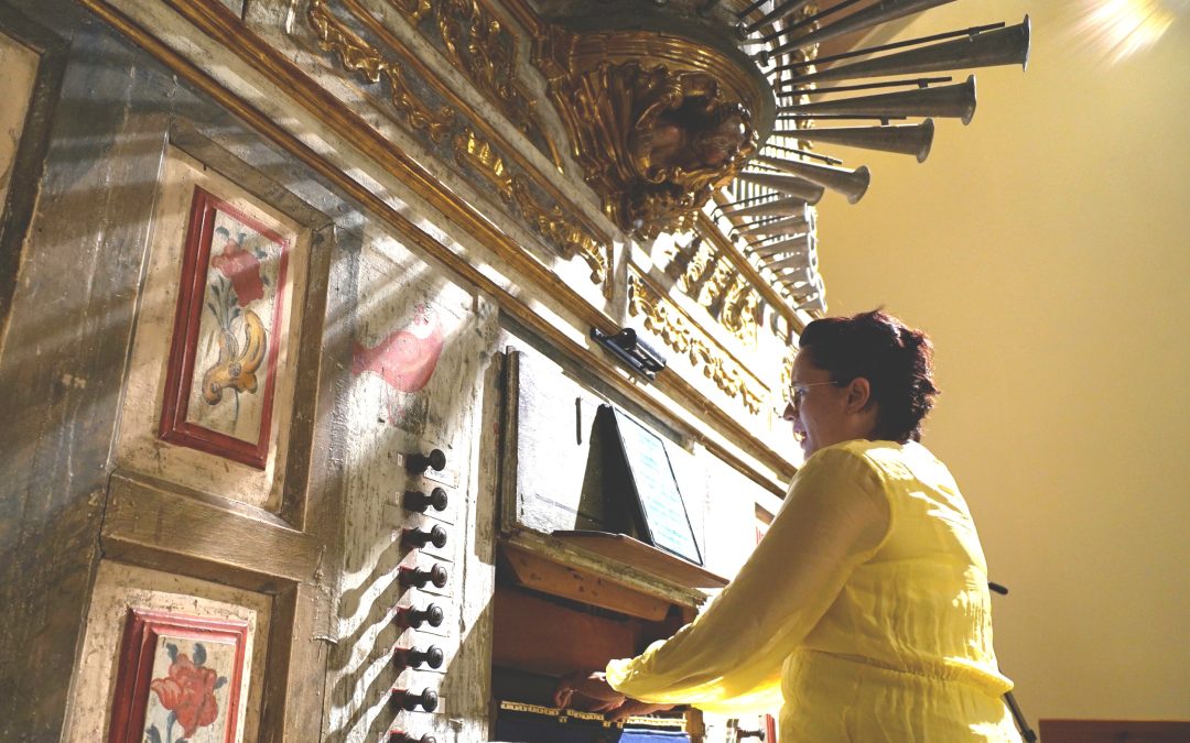 Ana María Fonseca pone de relieve la riqueza del órgano ibérico en Santa Marina del Rey