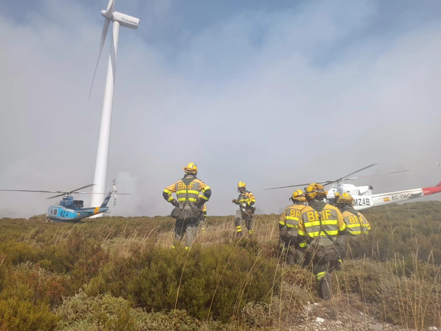 El incendio de Llamas de Cabrera avanza hacia Maragatería y obliga a reforzar medios de extinción