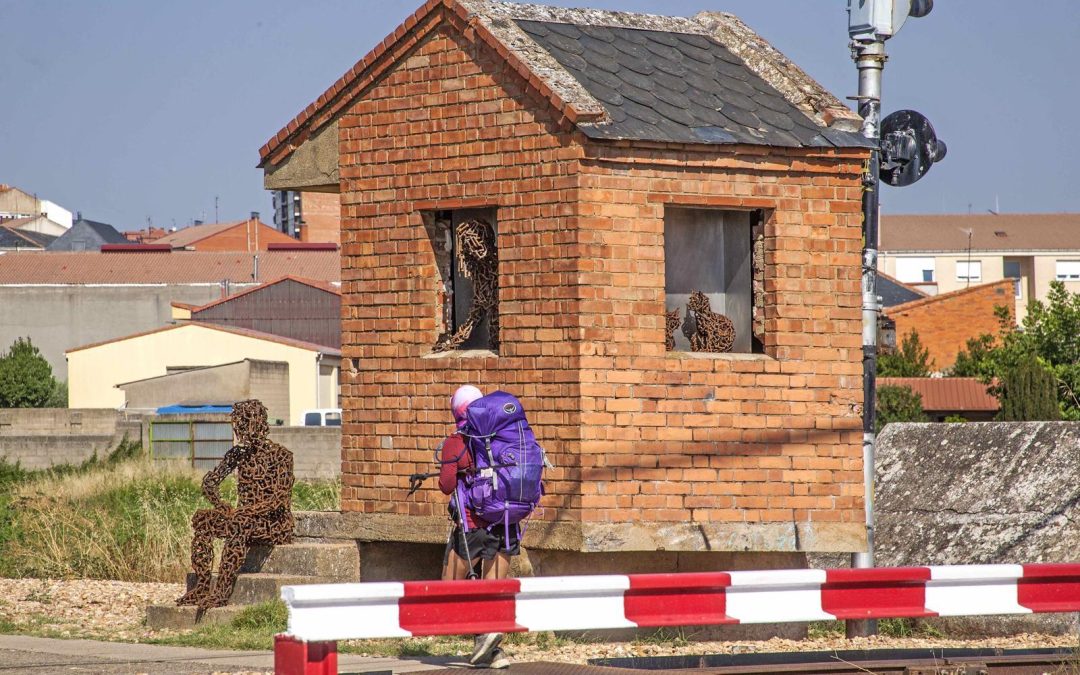 El proyecto de embellecimiento del Camino de Santiago en Astorga inaugura su quinta intervención artística