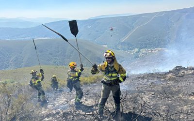 Abanca y Afundación entregan 360 equipos de extinción de incendios a colectivos locales en la provincia de León