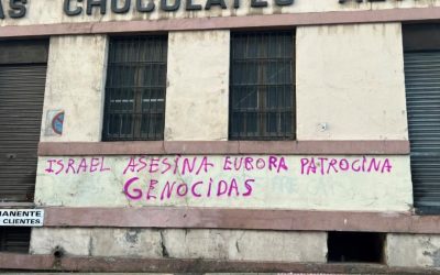 La Policía Local de Astorga sorprende a tres individuos ‘in fraganti’ vandalizando el casco urbano con pintadas de protesta