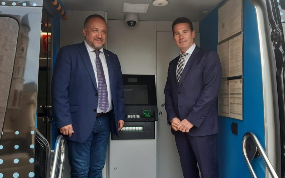 La Diputación de León prorroga hasta diciembre de 2026 el servicio de oficina financiera móvil en 171 localidades de la provincia