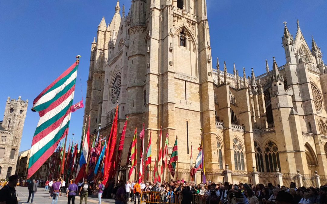 La Diputación de León restaurará 10 pendones y 30 yugos de campanas en la provincia