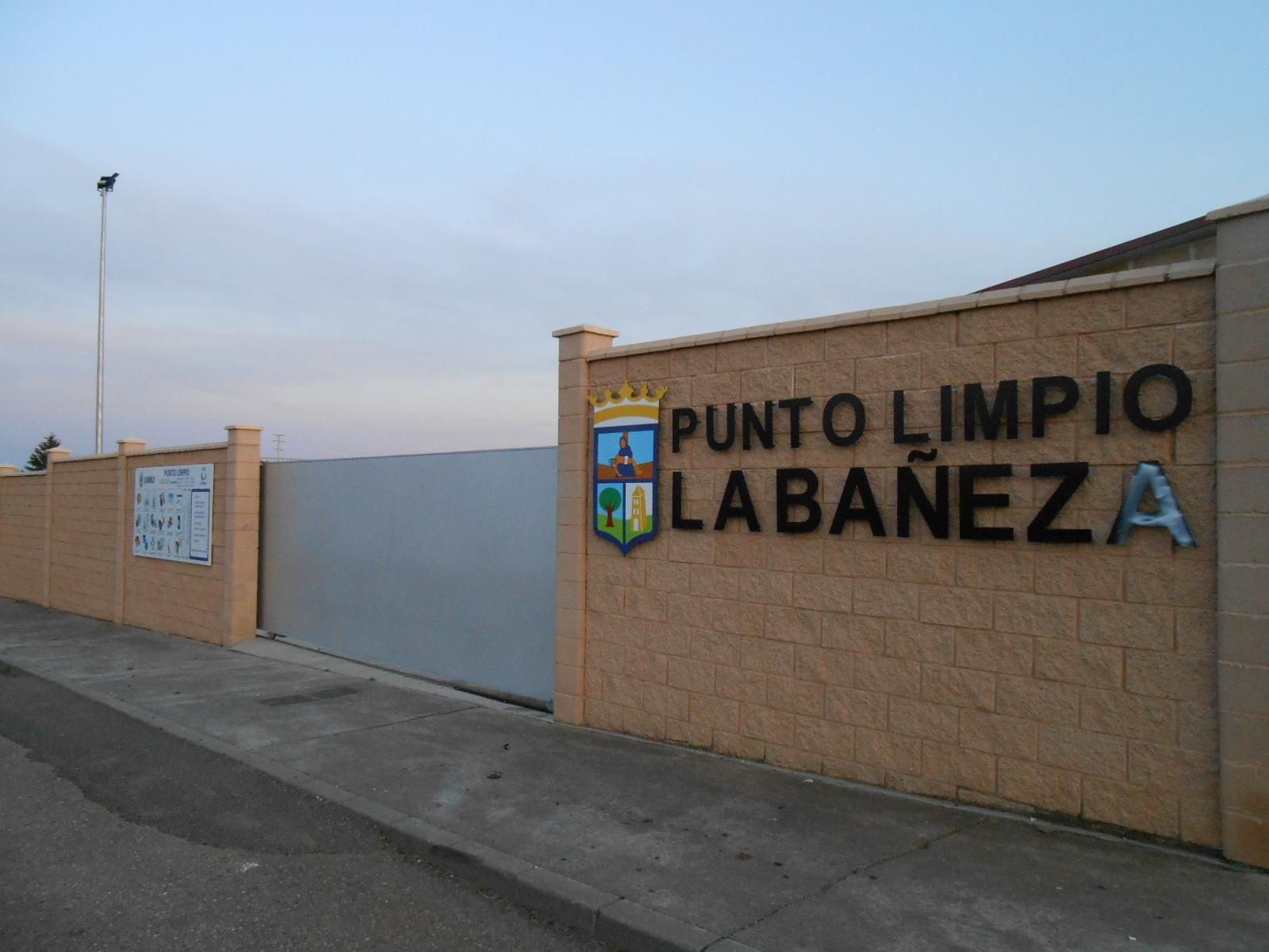 El Ayuntamiento de La Bañeza garantiza el cumplimiento de los plazos de la subvención para mejorar el punto limpio y descarta su pérdida