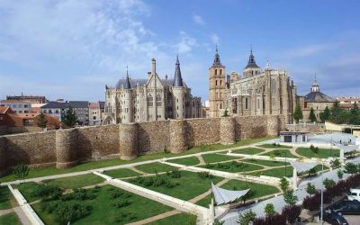 Astorga sigue renovando luminarias como parte de un proyecto con una inversión de 40.000 euros
