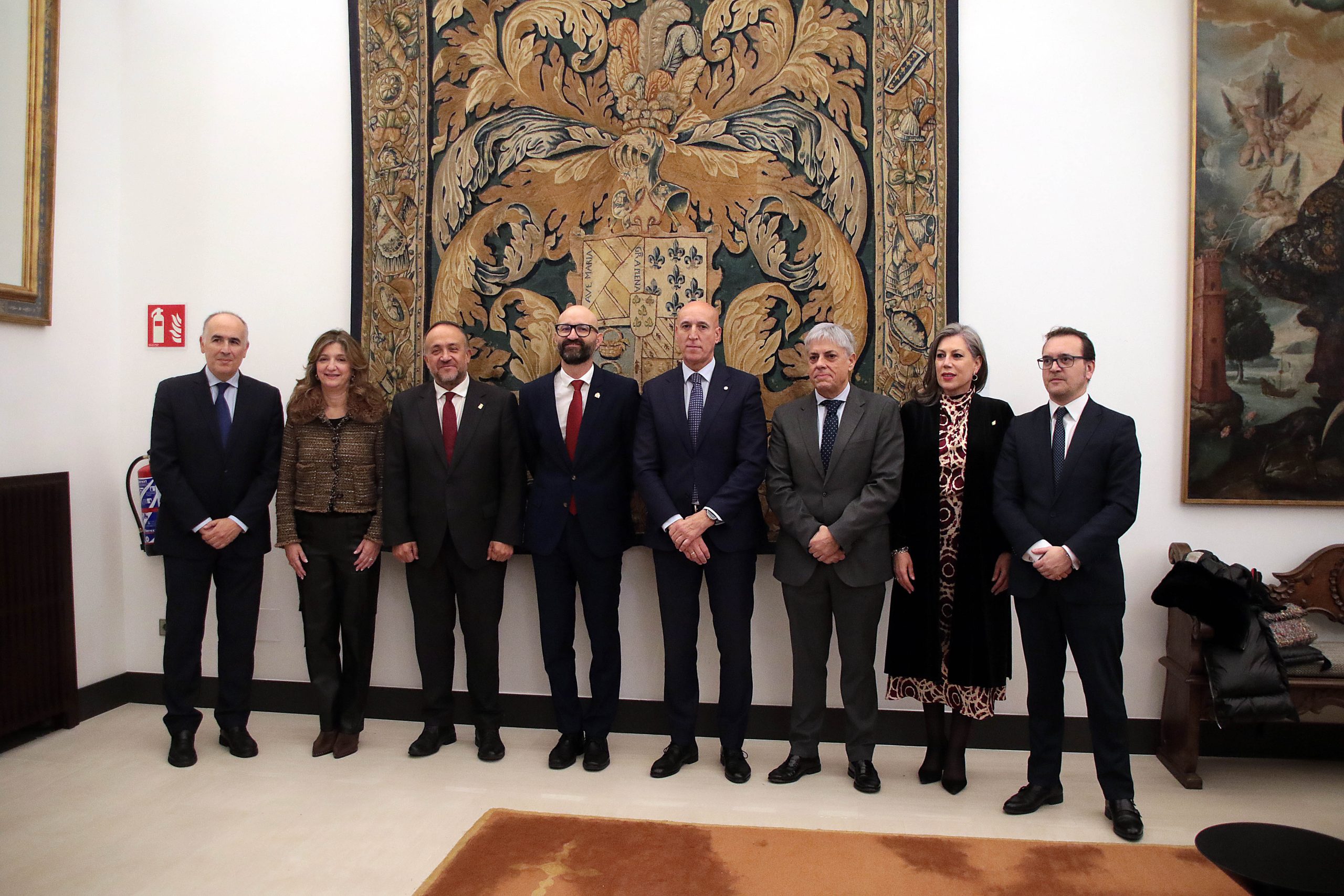 Las instituciones leonesas celebran de forma conjunta el 47 aniversario de la Constitución