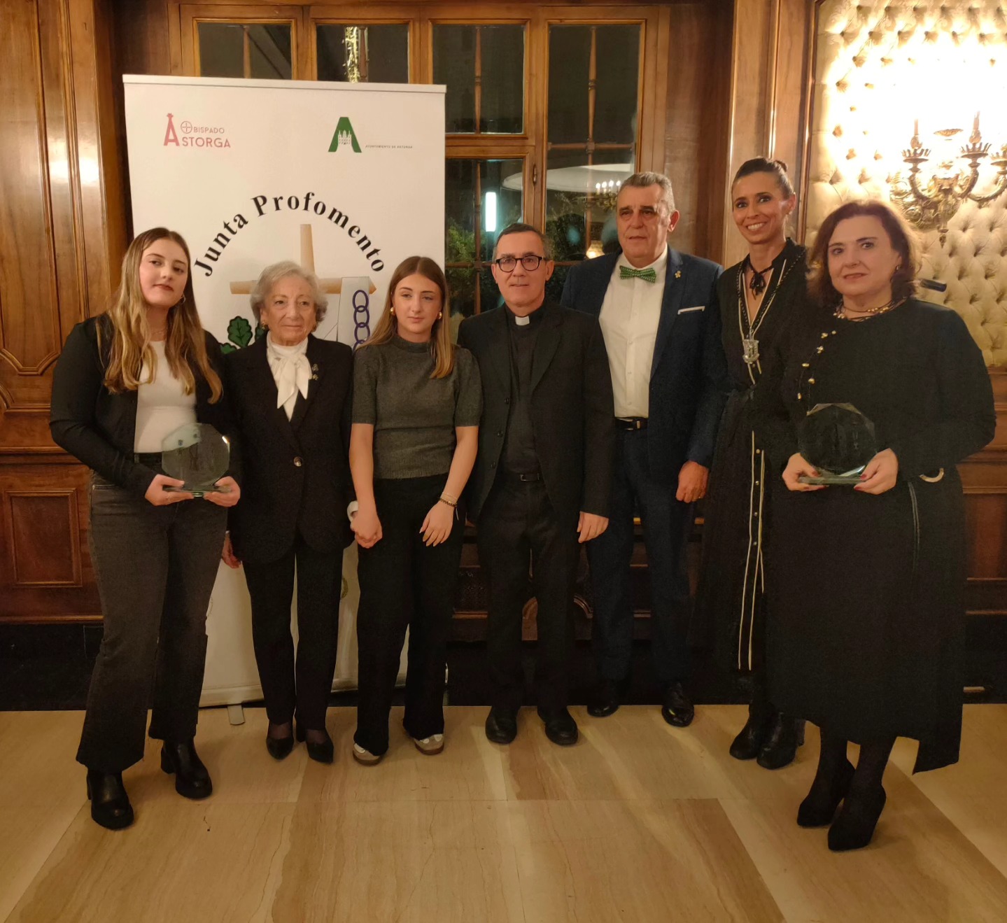 Gelo y Jajus, reconocidos con el Paparrón Mayor 2025 por su contribución a la Semana Santa de Astorga