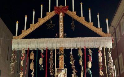 Astorga apuesta por nuestras raíces en Navidad instalando un gran Ramo Leonés