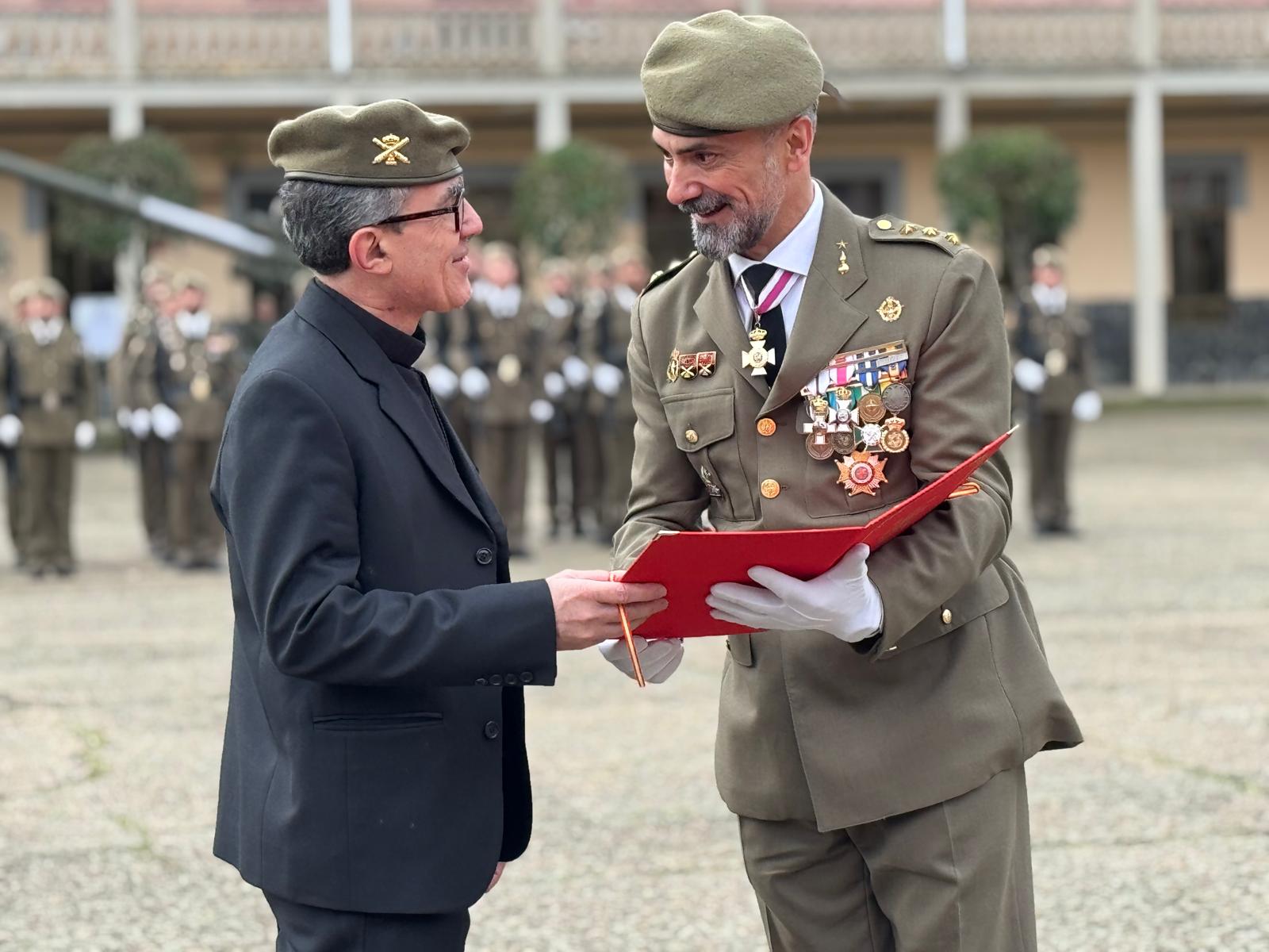El RALCA 63 conmemora en Astorga la festividad de Santa Bárbara con un acto castrense presidido por el general Arrazola