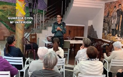 La Guardia Civil imparte 54 charlas con una asistencia de unas 1.300 personas en el marco del “Plan Mayor de Seguridad”