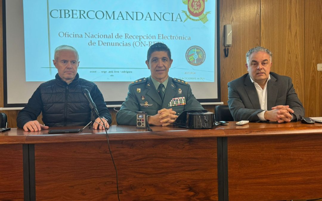 La Guardia Civil alerta en Astorga del aumento de los ciberdelitos y prepara una jornada formativa para empresas