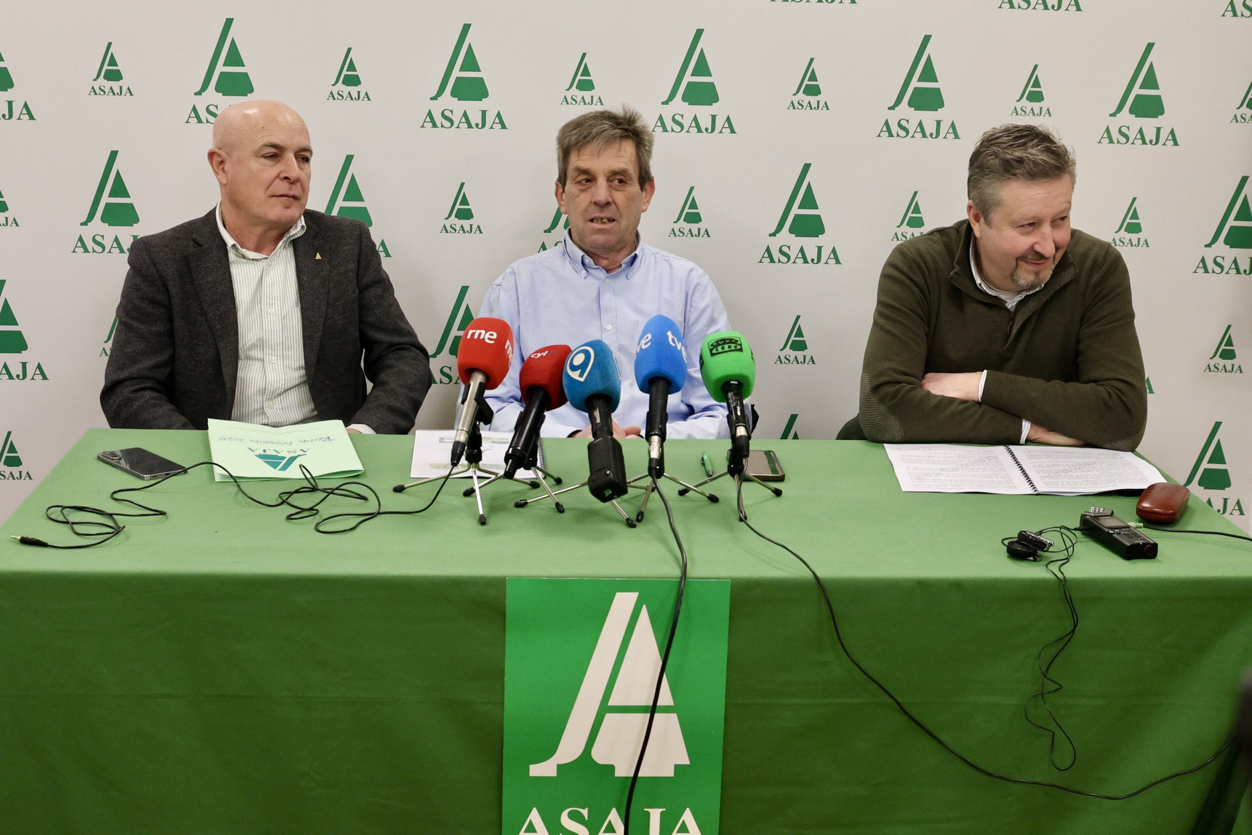 Asaja León estrena el año pendiente de las enfermedades ganaderas y de los efectos de la fauna salvaje