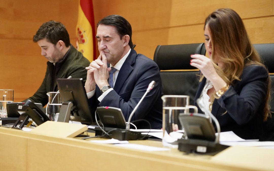 Suárez-Quiñones asume “errores” en la “guerra” de los incendios y la oposición le exige “autocrítica”, que pida “perdón” y dimita