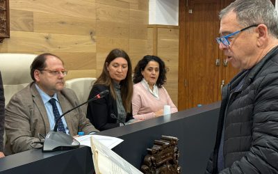 El Pleno de La Bañeza incorpora a un nuevo concejal en una sesión “sin propuestas” y marcada por la falta de presupuestos