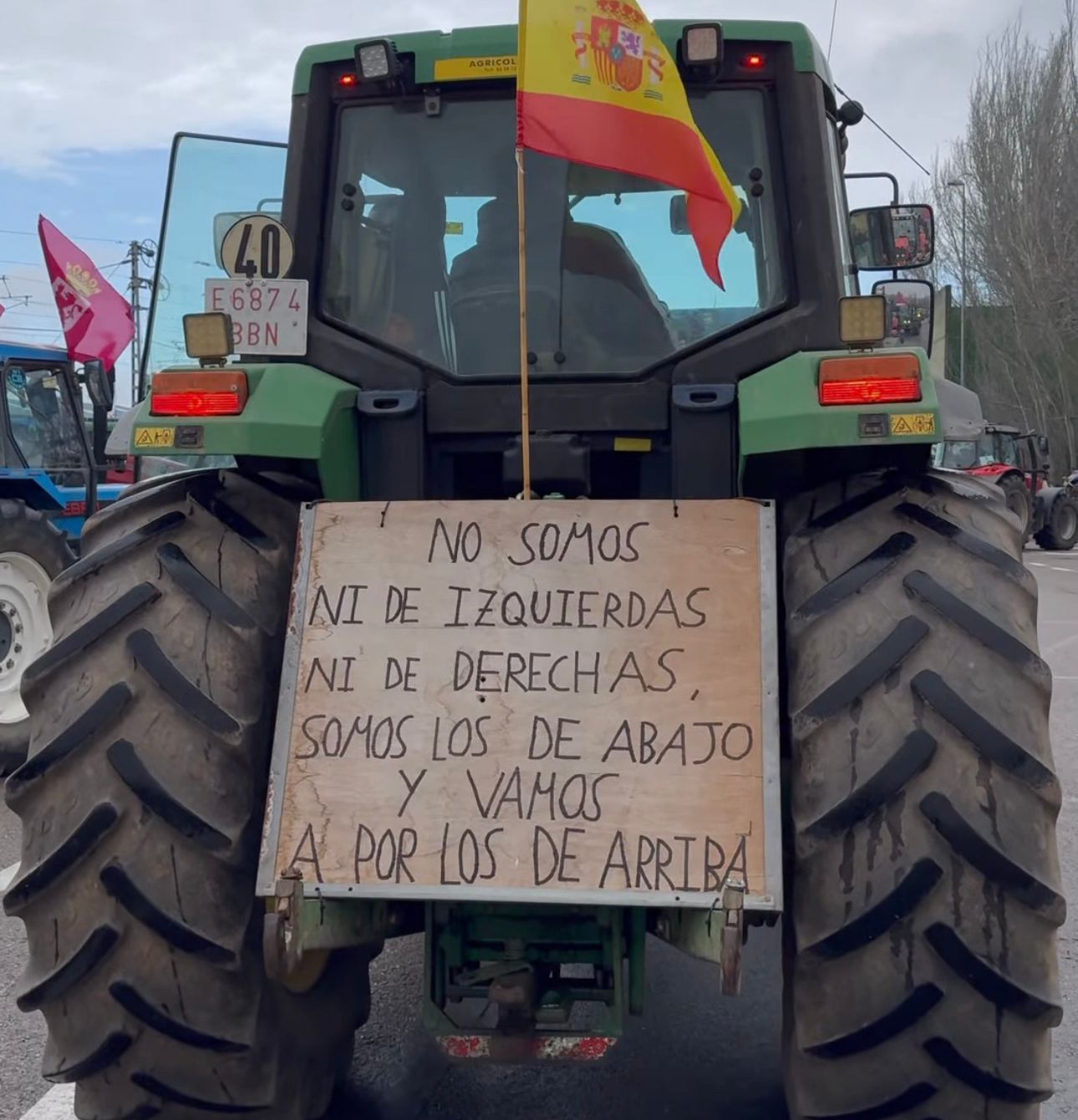Cientos de tractores y agricultores bloquean las calles de León reclamando futuro para un sector vital en la provincia