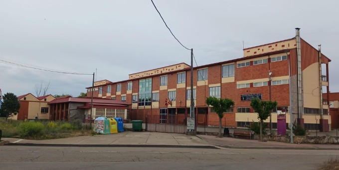 Santa María del Páramo refuerza su compromiso con la educación y la fijación de población a través de las ayudas escolares