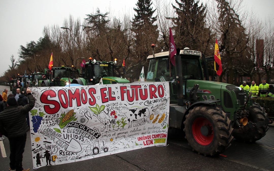 UCCL León advierte que el Ejecutivo central “gobierna en contra” del campo y califica de “momias” a los eurodiputados