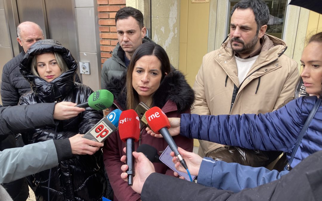 El PSOE pide “transparencia” a la Dirección Provincial de Educación en León y acceso a los centros para comprobar su estado y carencias