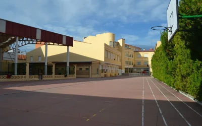 El Colegio Nuestra Señora del Carmen homenajea a la BRIF de Tabuyo en su Carnaval Escolar