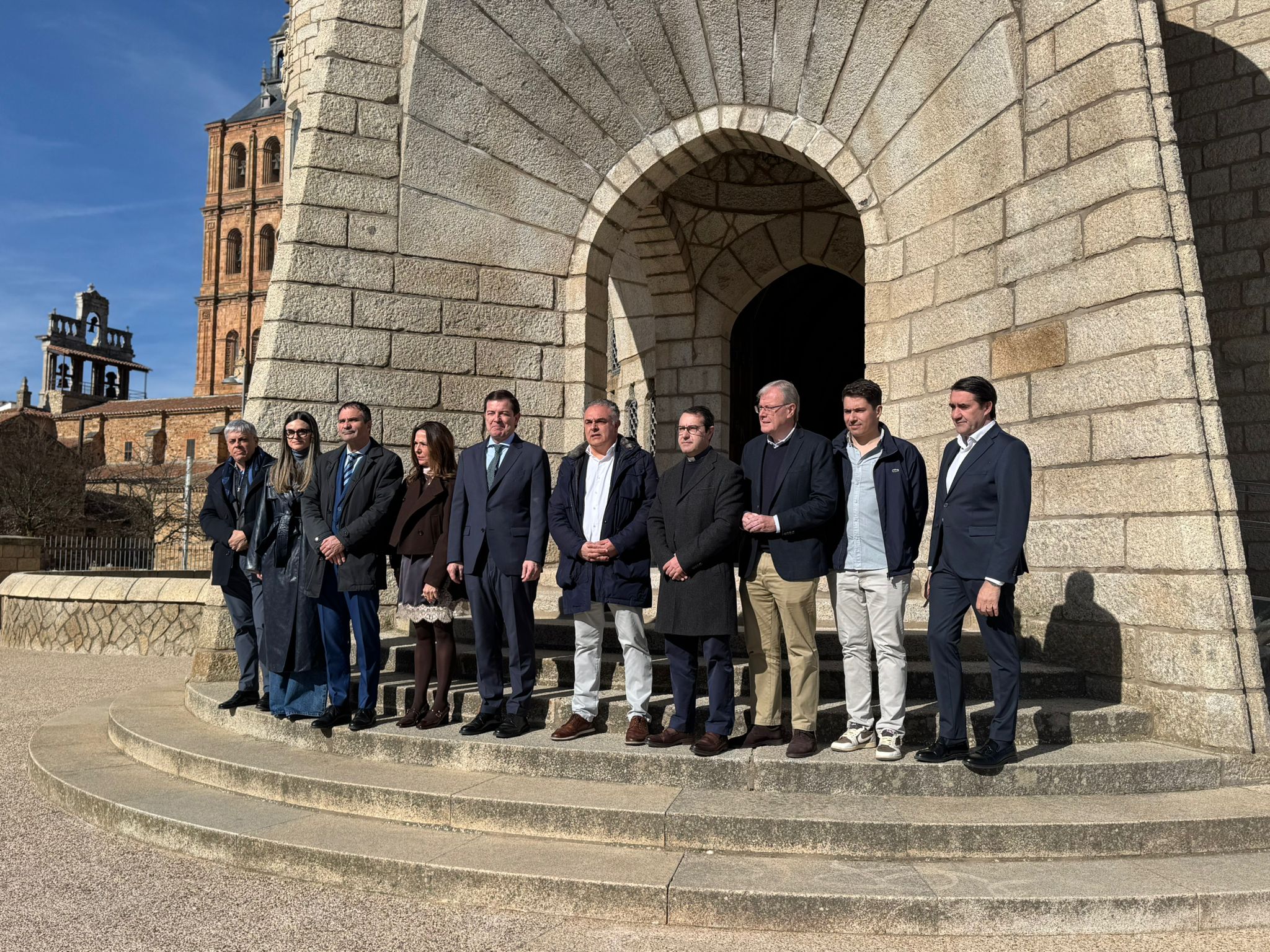 Mañueco promete respaldo a Azucarera y más suelo industrial para Astorga y La Bañeza