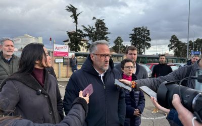 Pollán exige en La Bañeza el fin de las políticas que han provocado el cierre de la Azucarera