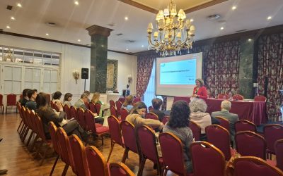 La astorgana Marisa Alonso expone en León el uso de la IA en investigación farmacéutica