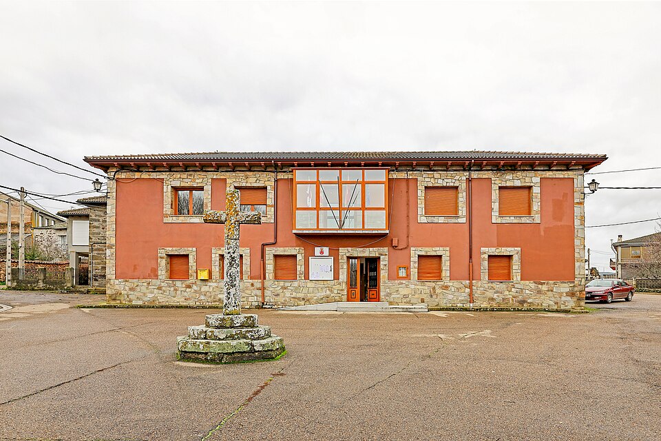 Quintana del Castillo impulsa la instalación de un ascensor en el ayuntamiento con una inversión de 87.100 euros