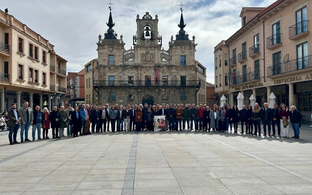 El PSOE visita Astorga y afirma querer blindar la educación como base del cambio, del desarrollo y de la igualdad en el territorio