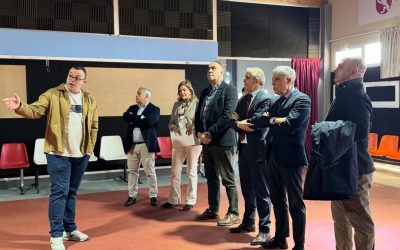 Riego de la Vega presenta el programa de desfibriladores que llegarán a 53 municipios de menos de 2.000 habitantes