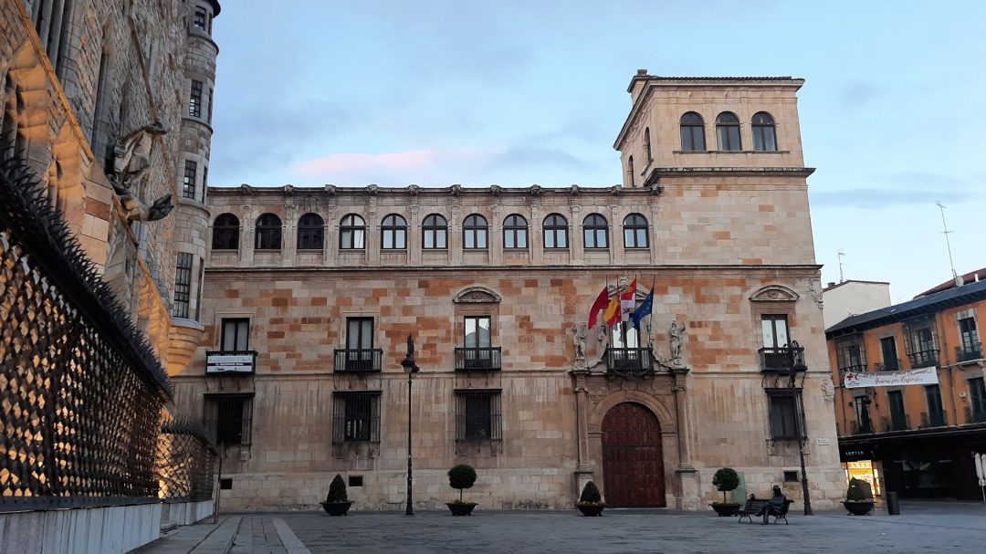 La Diputación de León, obligada a bloquear 15,8 millones por la regla de gasto pese a no tener deuda