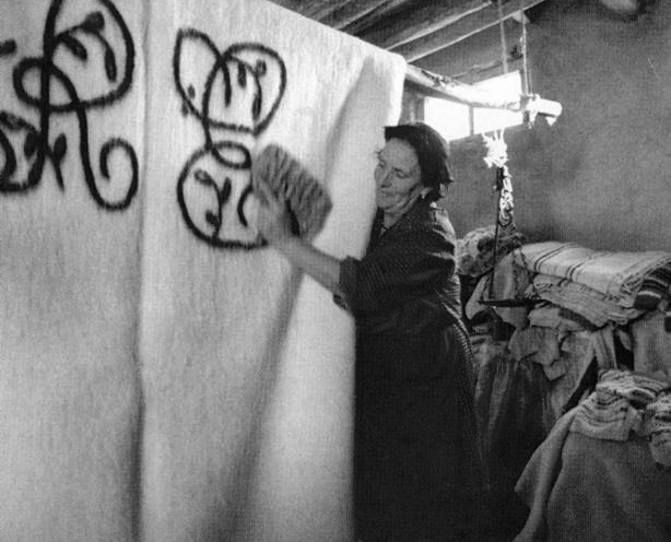 Val de San Lorenzo rescata la memoria de Dolores Fernández Geijo, la tejedora que convirtió la tradición en legado