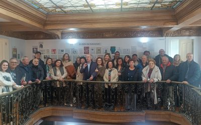 La Casa de la Poesía de Antonio Colinas recibe a 40 miembros de ProMonumenta en La Bañeza