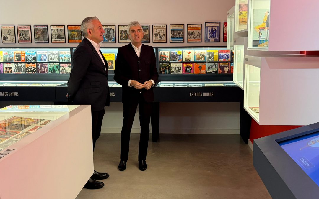 El delegado del Gobierno en Castilla y León ha visitado el Museo de la Música en Santa Colomba de Somoza