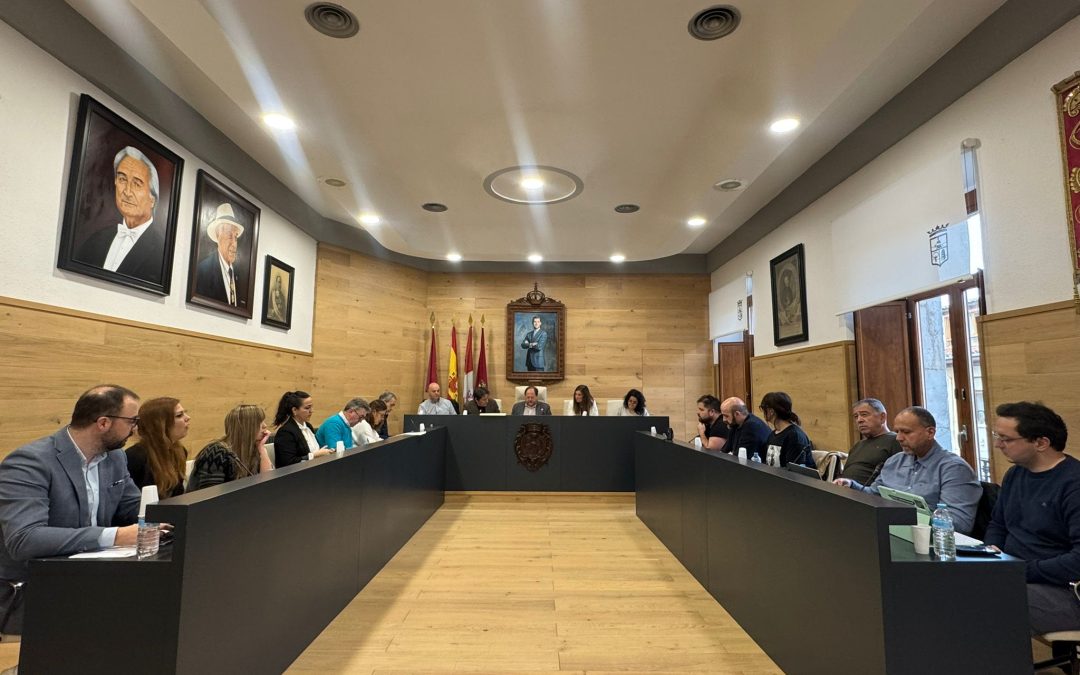 El pleno aprueba pagar cerca de 900.000 euros en facturas pendientes a proveedores en La Bañeza