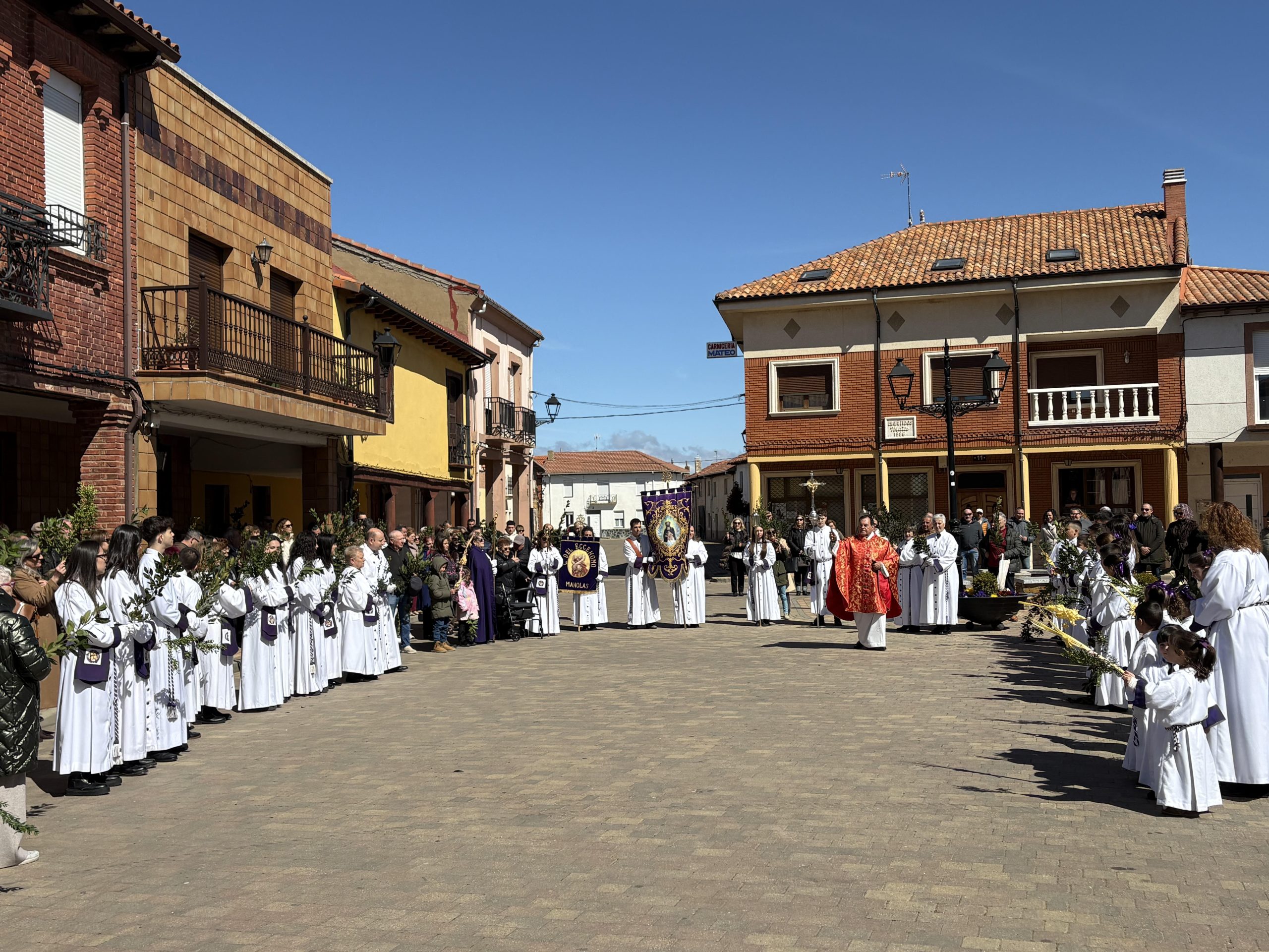 Santa Marina del Rey abre su Semana Santa con la bendición de palmas y procesiones hasta el Domingo de Resurrección