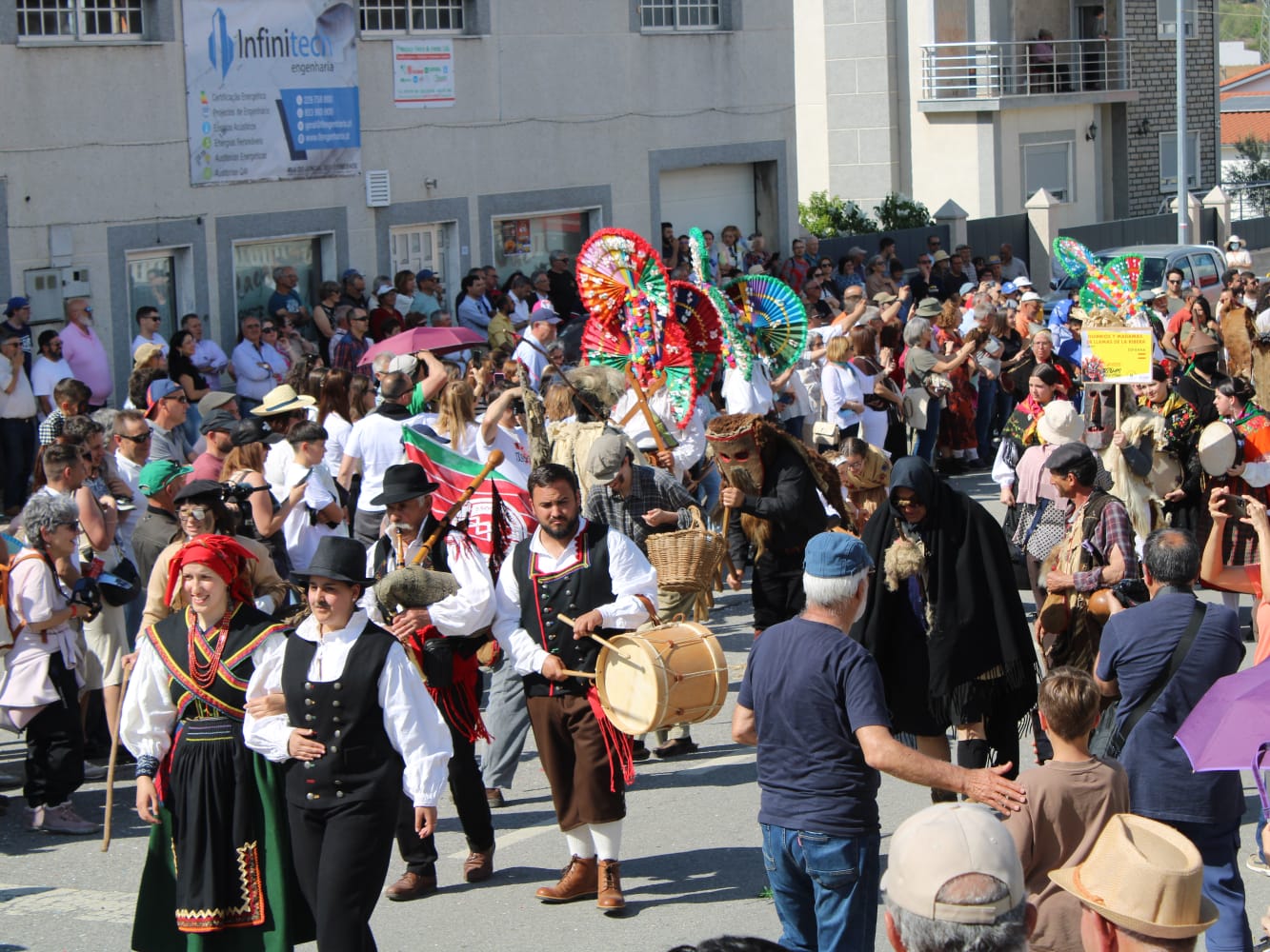 Ocho mascaradas populares leonesas acudieron al encuentro internacional ‘Rituais ancestrais’ de Bemposta gracias al ILC