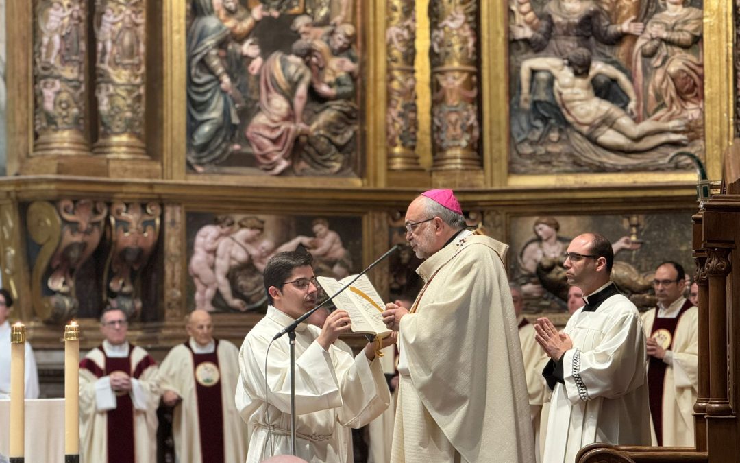 El arzobispo de Oviedo habla en Astorga de un “despertar religioso” y critica la eutanasia y la pérdida de referentes