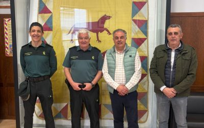 La Guardia Civil aborda en Astorga los retos de la ciberseguridad en una reunión con el ayuntamiento