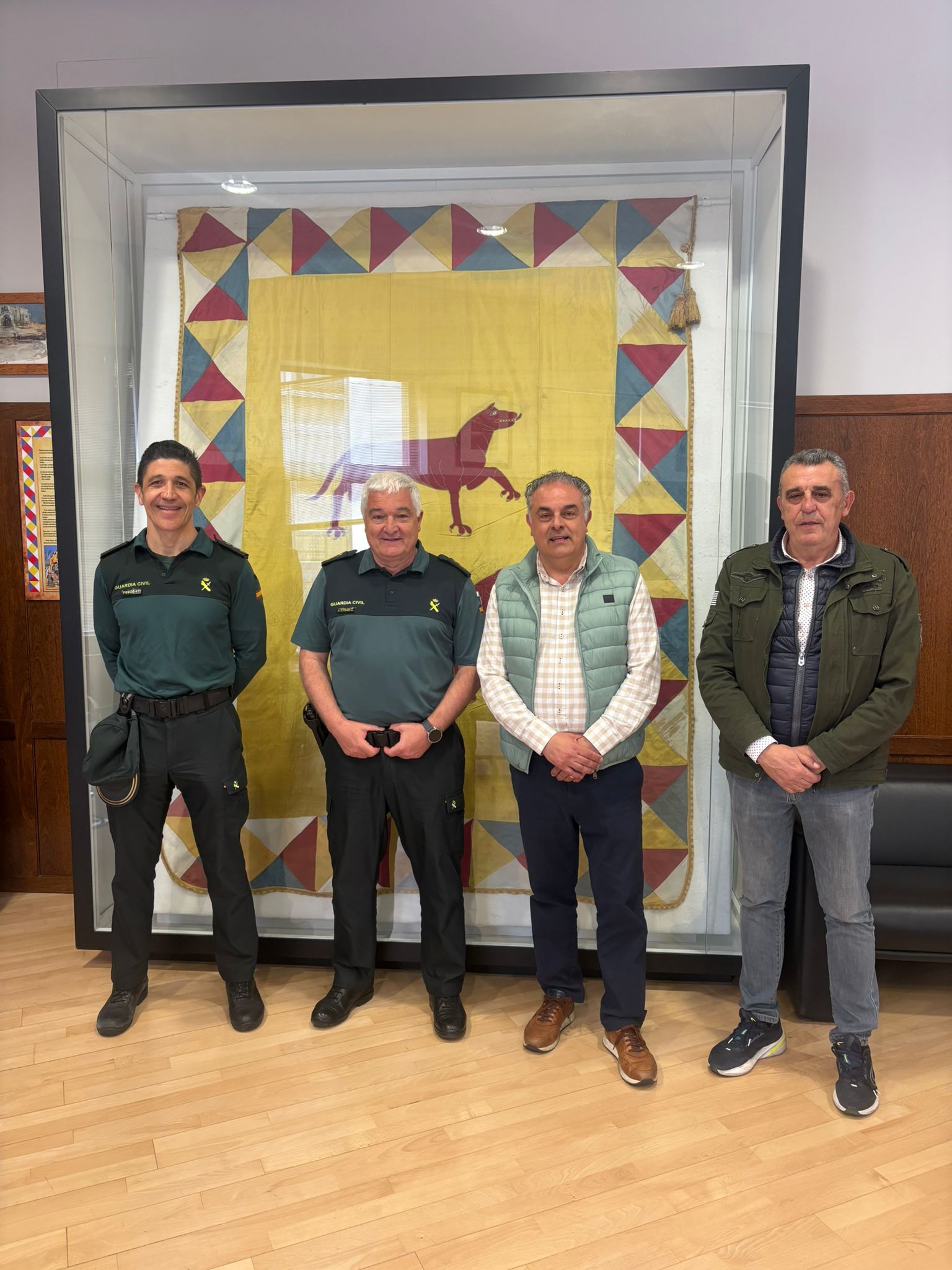 La Guardia Civil aborda en Astorga los retos de la ciberseguridad en una reunión con el ayuntamiento